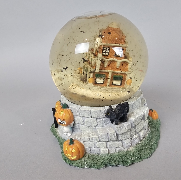 Vintage Starbucks Coffee - Casper The Friendly Ghost Halloween Snowglobe - Picture 4 of 6